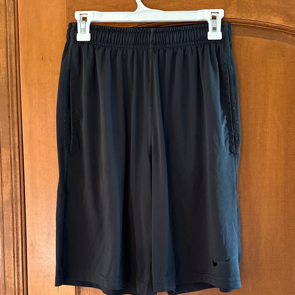 Nike Dri-FIT Mens Athletic Gym Training Shorts Gray Small Mesh Pockets 🏃‍♂️